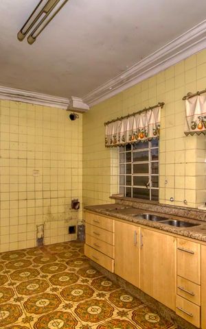 Casa para alugar com 270m², 5 quartos e 4 vagas Casa para alugar com 270m², 5 quartos e 4 vagasCozinha