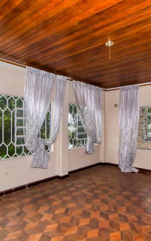 Casa para alugar com 270m², 5 quartos e 4 vagas Casa para alugar com 270m², 5 quartos e 4 vagasSala de Jantar