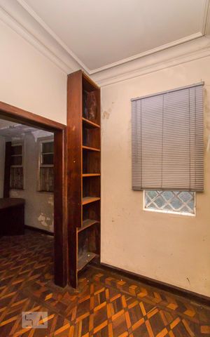 Casa para alugar com 270m², 5 quartos e 4 vagas Casa para alugar com 270m², 5 quartos e 4 vagasSuíte - Closet