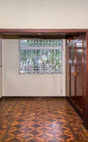 Casa para alugar com 270m², 5 quartos e 4 vagas Casa para alugar com 270m², 5 quartos e 4 vagasSuíte