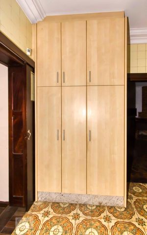 Casa para alugar com 270m², 5 quartos e 4 vagas Casa para alugar com 270m², 5 quartos e 4 vagasCozinha