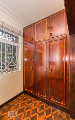 Casa para alugar com 270m², 5 quartos e 4 vagas Casa para alugar com 270m², 5 quartos e 4 vagasSuíte - Closet