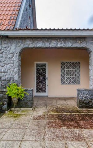 Casa para alugar com 270m², 5 quartos e 4 vagas Casa para alugar com 270m², 5 quartos e 4 vagasVaranda Lateral