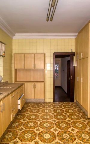 Casa para alugar com 270m², 5 quartos e 4 vagas Casa para alugar com 270m², 5 quartos e 4 vagasCozinha