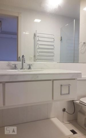 Apartamento à venda com 170m², 3 quartos e 2 vagas Apartamento à venda com 170m², 3 quartos e 2 vagasBanheiro da Suíte 2