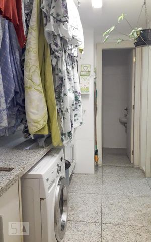 Apartamento à venda com 170m², 3 quartos e 2 vagas Apartamento à venda com 170m², 3 quartos e 2 vagasLavanderia
