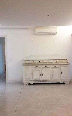 Apartamento à venda com 170m², 3 quartos e 2 vagas Apartamento à venda com 170m², 3 quartos e 2 vagasSala
