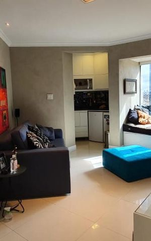 Studio à venda com 45m², 1 quarto e 1 vaga Studio à venda com 45m², 1 quarto e 1 vagaSala