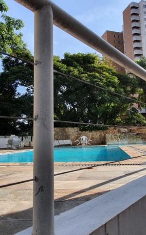 Studio à venda com 45m², 1 quarto e 1 vaga Studio à venda com 45m², 1 quarto e 1 vagaPiscina