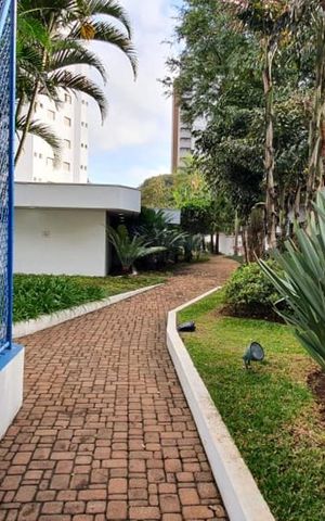 Studio à venda com 45m², 1 quarto e 1 vaga Studio à venda com 45m², 1 quarto e 1 vagaÁrea comum - quadra poliesportiva