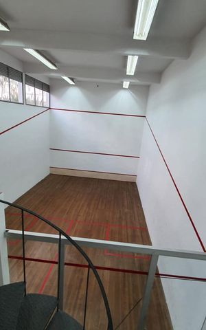 Studio à venda com 45m², 1 quarto e 1 vaga Studio à venda com 45m², 1 quarto e 1 vagaQuadra de squash