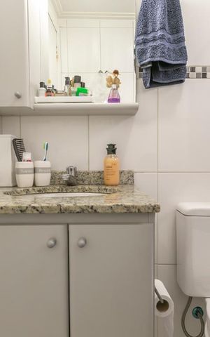 Apartamento à venda com 64m², 2 quartos e 2 vagasBanheiro da Suíte