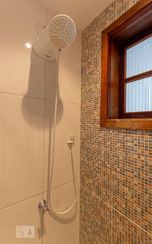 Casa para alugar com 70m², 2 quartos e 1 vaga Casa para alugar com 70m², 2 quartos e 1 vagaBanheiro Social