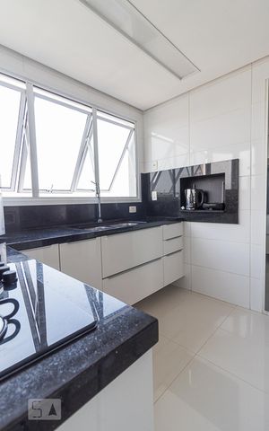 Apartamento à venda com 101m², 3 quartos e 2 vagas Apartamento à venda com 101m², 3 quartos e 2 vagasCozinha