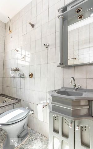 Casa à venda com 140m², 3 quartos e 2 vagas Casa à venda com 140m², 3 quartos e 2 vagasBanheiro 1