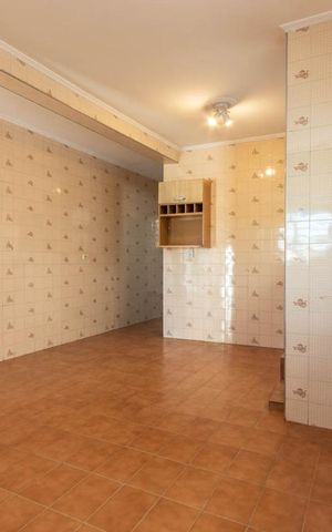 Casa à venda com 140m², 3 quartos e 2 vagas Casa à venda com 140m², 3 quartos e 2 vagasCopa