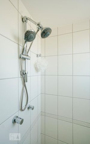 Apartamento à venda com 122m², 3 quartos e 2 vagas Apartamento à venda com 122m², 3 quartos e 2 vagasDetalhe banheiro suíte 03