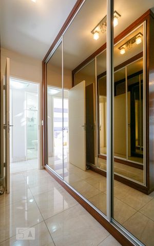 Apartamento à venda com 122m², 3 quartos e 2 vagas Apartamento à venda com 122m², 3 quartos e 2 vagasCloset quarto suíte 03