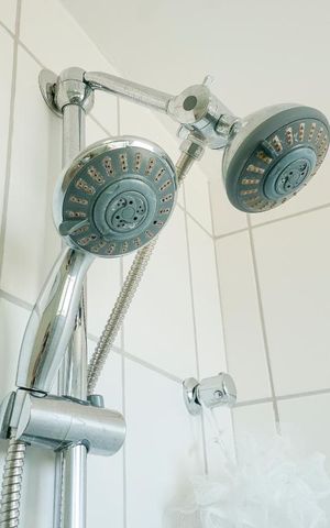 Apartamento à venda com 122m², 3 quartos e 2 vagas Apartamento à venda com 122m², 3 quartos e 2 vagasDetalhe banheiro suíte 03