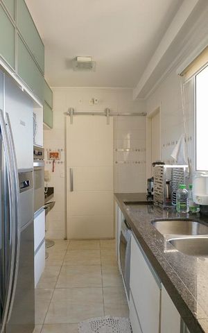 Apartamento à venda com 122m², 3 quartos e 2 vagas Apartamento à venda com 122m², 3 quartos e 2 vagasCozinha