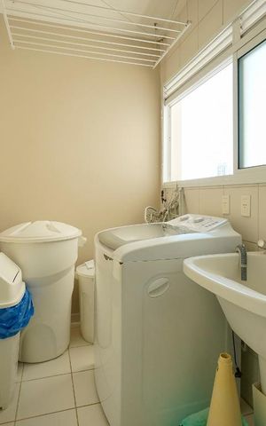 Apartamento à venda com 122m², 3 quartos e 2 vagas Apartamento à venda com 122m², 3 quartos e 2 vagasÁrea de serviço