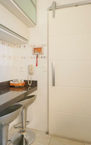 Apartamento à venda com 122m², 3 quartos e 2 vagas Apartamento à venda com 122m², 3 quartos e 2 vagasDetalhe cozinha