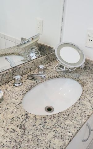 Apartamento à venda com 122m², 3 quartos e 2 vagas Apartamento à venda com 122m², 3 quartos e 2 vagasDetalhe banheiro suíte 03