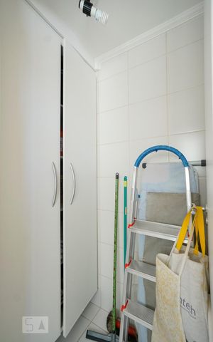 Apartamento à venda com 122m², 3 quartos e 2 vagas Apartamento à venda com 122m², 3 quartos e 2 vagasDespensa