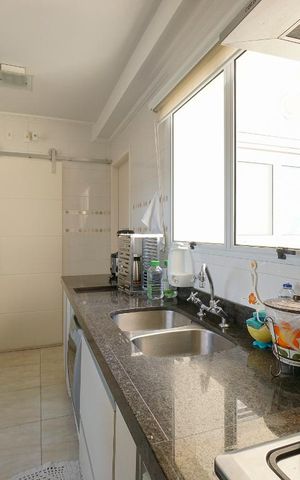 Apartamento à venda com 122m², 3 quartos e 2 vagas Apartamento à venda com 122m², 3 quartos e 2 vagasCozinha