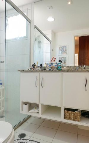 Apartamento à venda com 122m², 3 quartos e 2 vagas Apartamento à venda com 122m², 3 quartos e 2 vagasBanheiro suíte 03