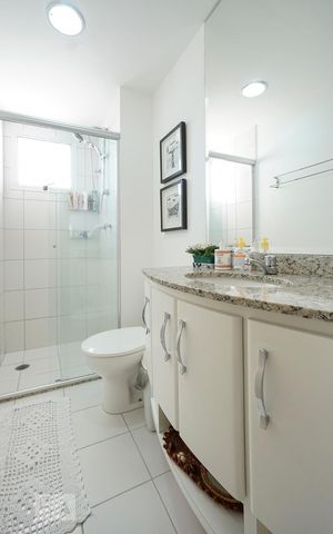 Apartamento à venda com 122m², 3 quartos e 2 vagas Apartamento à venda com 122m², 3 quartos e 2 vagasBanheiro social
