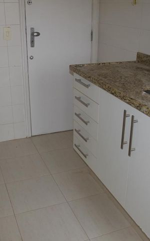 Apartamento à venda com 76m², 2 quartos e 1 vagaCozinha