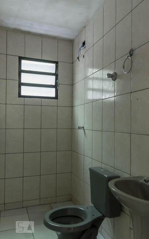 Casa à venda com 180m², 2 quartos e sem vagaBanheiro