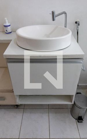 Apartamento à venda com 90m², 3 quartos e sem vaga Apartamento à venda com 90m², 3 quartos e sem vagaBanheiro Social