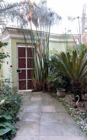 Casa para alugar com 450m², 3 quartos e 5 vagasEntrada da casa