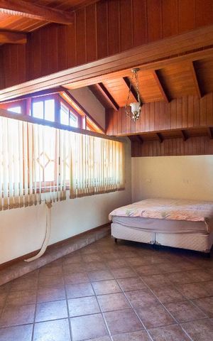 Casa para alugar com 450m², 3 quartos e 5 vagasSótão