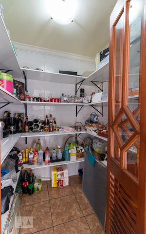 Casa para alugar com 450m², 3 quartos e 5 vagasDespensa
