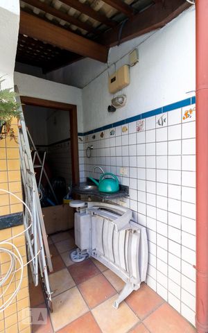 Casa para alugar com 450m², 3 quartos e 5 vagasBanheiro da área externa
