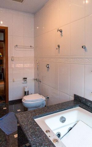 Casa para alugar com 450m², 3 quartos e 5 vagasBanheiro quarto 2 suíte