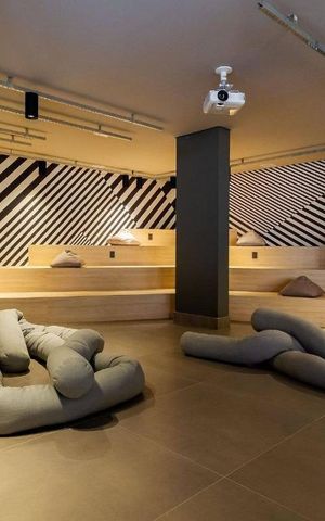Studio à venda com 21m², 1 quarto e sem vaga Studio à venda com 21m², 1 quarto e sem vagaÁrea comum - Sala de Cinema