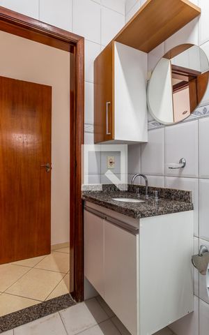 Casa à venda com 450m², 6 quartos e 4 vagas Casa à venda com 450m², 6 quartos e 4 vagasSuíte 2 - Banheiro
