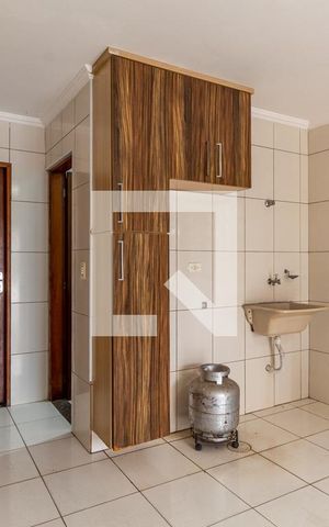 Casa à venda com 450m², 6 quartos e 4 vagas Casa à venda com 450m², 6 quartos e 4 vagasÁrea de Serviço