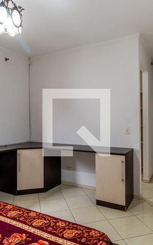 Casa à venda com 450m², 6 quartos e 4 vagas Casa à venda com 450m², 6 quartos e 4 vagasSuíte 2 - Quarto