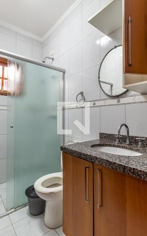Casa à venda com 450m², 6 quartos e 4 vagas Casa à venda com 450m², 6 quartos e 4 vagasSuíte 3 - Banheiro