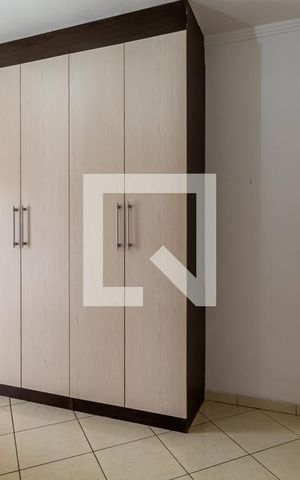Casa à venda com 450m², 6 quartos e 4 vagas Casa à venda com 450m², 6 quartos e 4 vagasSuíte 3 - Quarto