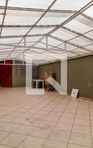 Casa à venda com 450m², 6 quartos e 4 vagas Casa à venda com 450m², 6 quartos e 4 vagasGaragem