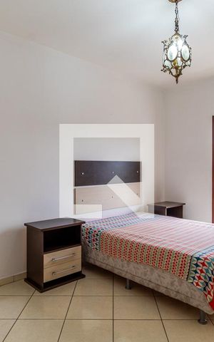 Casa à venda com 450m², 6 quartos e 4 vagas Casa à venda com 450m², 6 quartos e 4 vagasSuíte 3 - Quarto