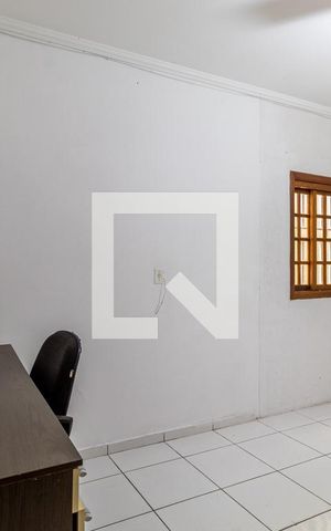 Casa à venda com 450m², 6 quartos e 4 vagas Casa à venda com 450m², 6 quartos e 4 vagasQuarto de Serviço