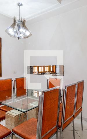 Casa à venda com 450m², 6 quartos e 4 vagas Casa à venda com 450m², 6 quartos e 4 vagasCopa