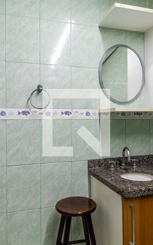 Casa à venda com 450m², 6 quartos e 4 vagas Casa à venda com 450m², 6 quartos e 4 vagasSuíte 1 - Banheiro